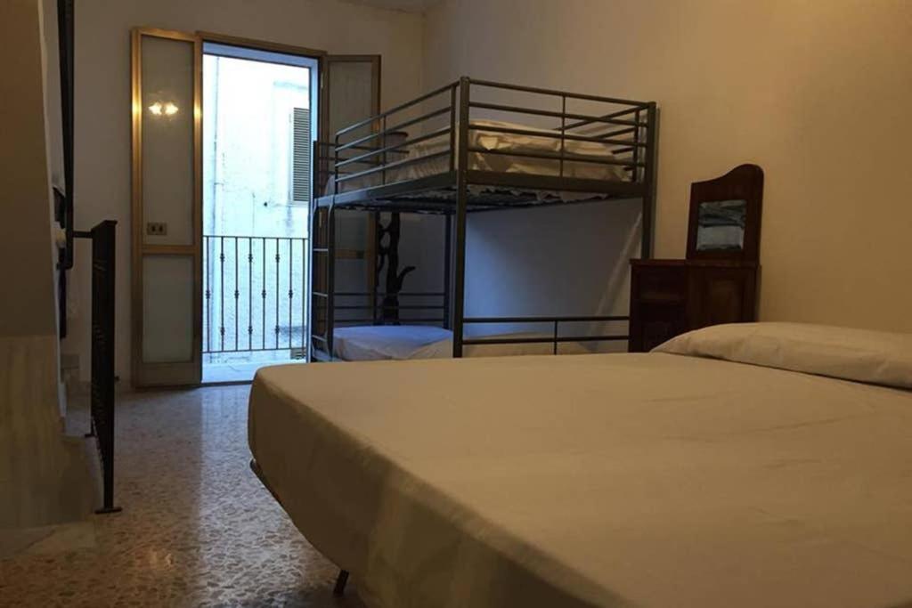 Historic Apartment In Centre Of City 100M To Sea โมโนโปลี ภายนอก รูปภาพ