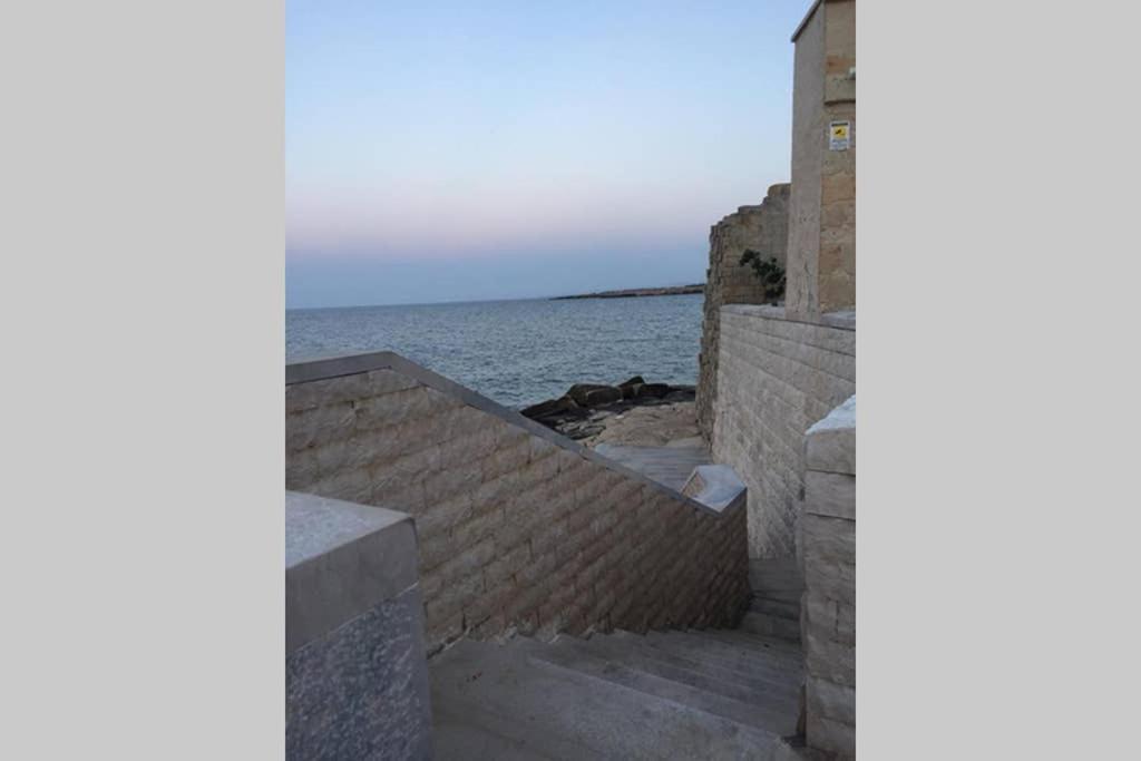 Historic Apartment In Centre Of City 100M To Sea โมโนโปลี ภายนอก รูปภาพ