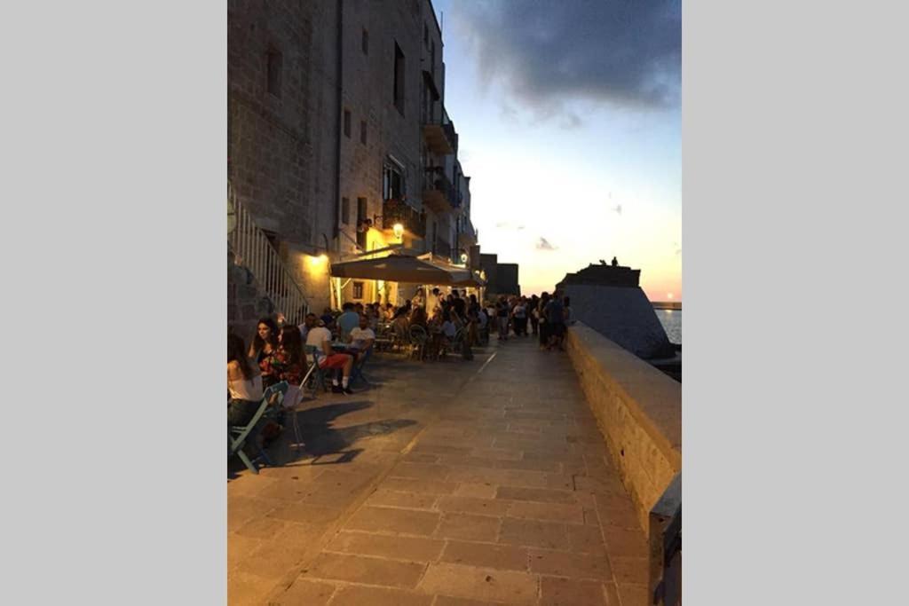 Historic Apartment In Centre Of City 100M To Sea โมโนโปลี ภายนอก รูปภาพ