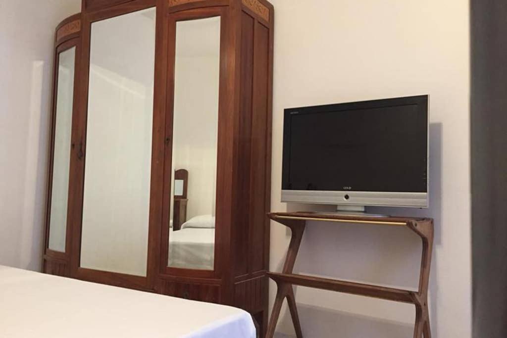 Historic Apartment In Centre Of City 100M To Sea โมโนโปลี ภายนอก รูปภาพ