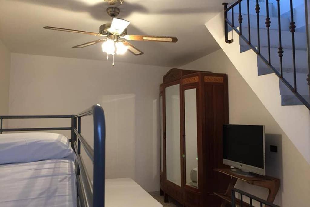 Historic Apartment In Centre Of City 100M To Sea โมโนโปลี ภายนอก รูปภาพ